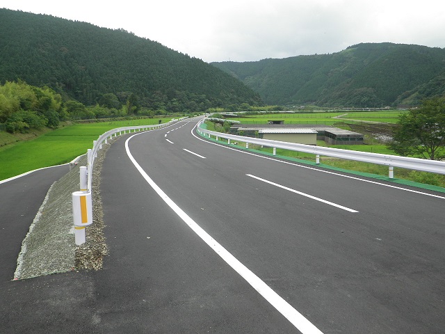 平成28年度　町道海南柿谷線神野橋道路改良工事